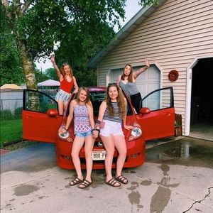 Meet your Posher, Alyssa